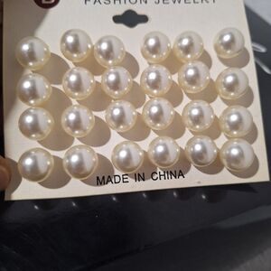 Elegant Pearl Stud Earrings